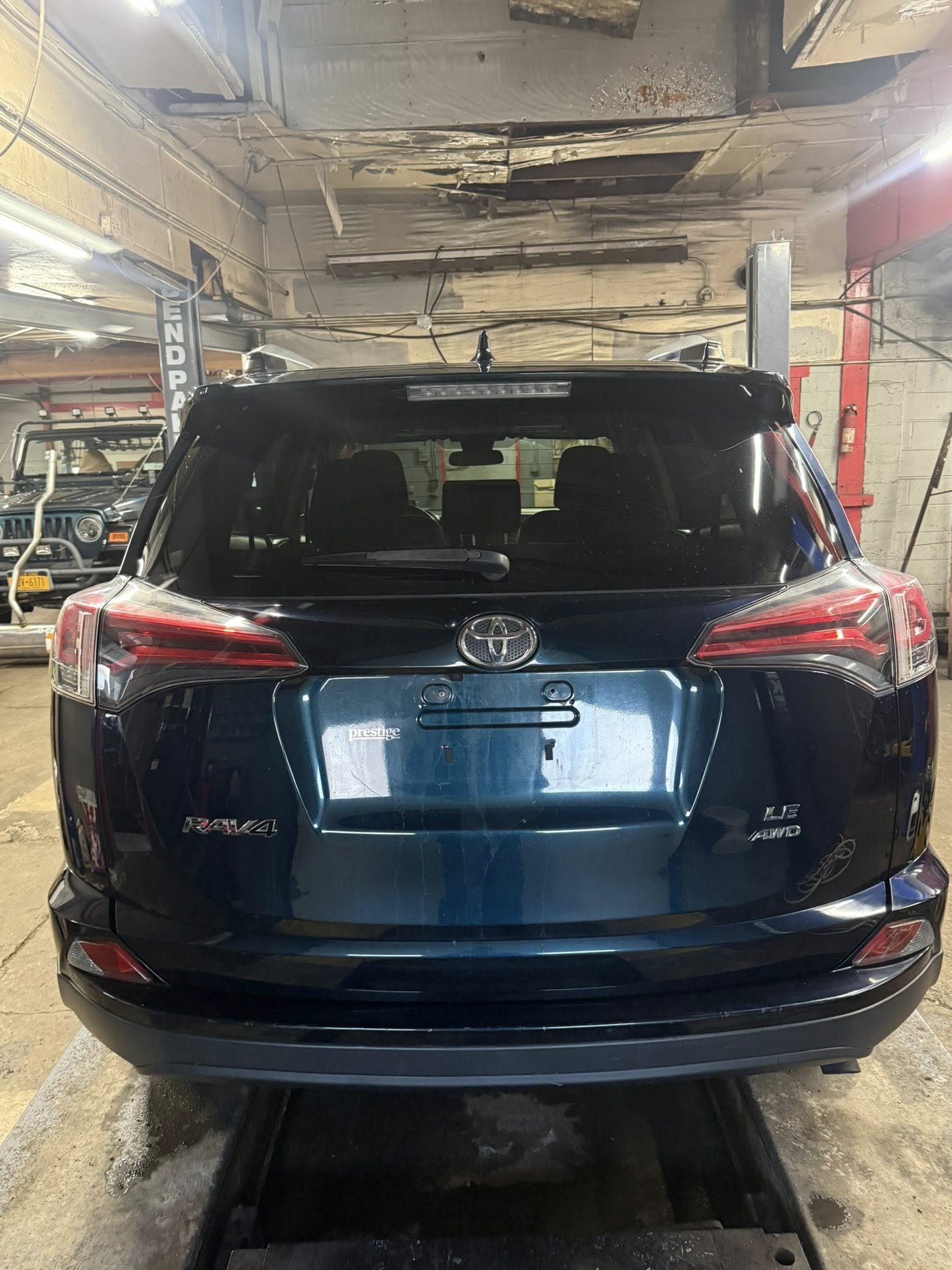 2018 Toyota RAV4 photo 4