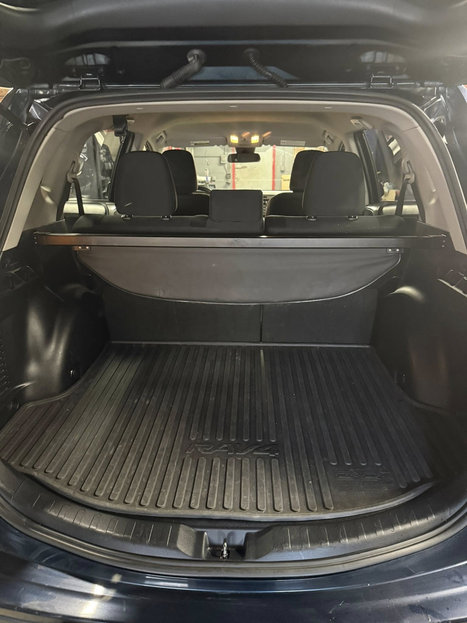 2018 Toyota RAV4 photo 7